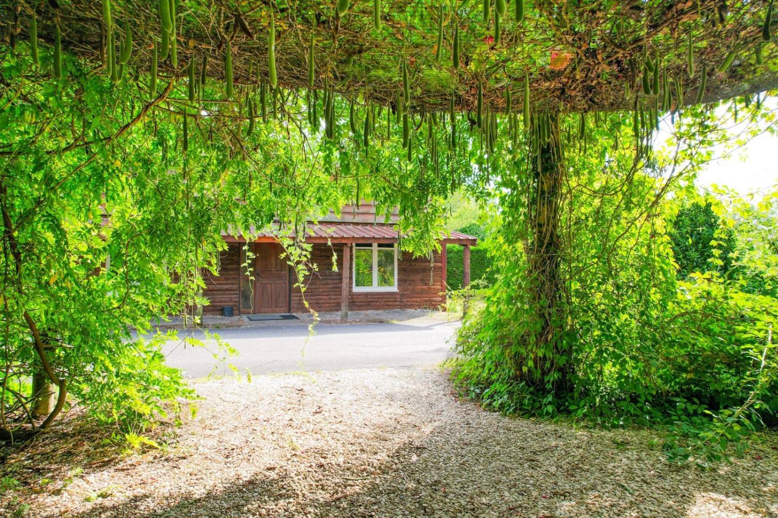 Les Cabanes Parisiennes - Chalets 1H30 From Paris - 62P แซนต์-เชอเนอวีแยร์-เดส์-บัวส์ ภายนอก รูปภาพ